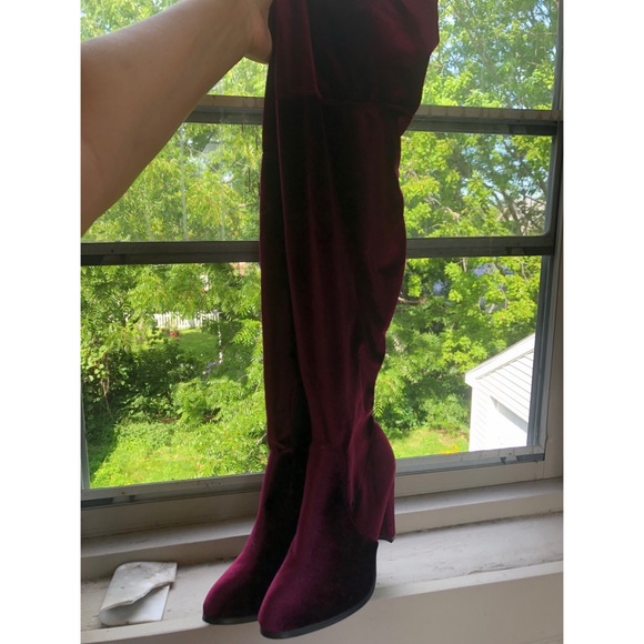 Red Velvet Boots - Picture 5 of 5